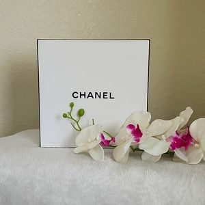 CHANEL BOX